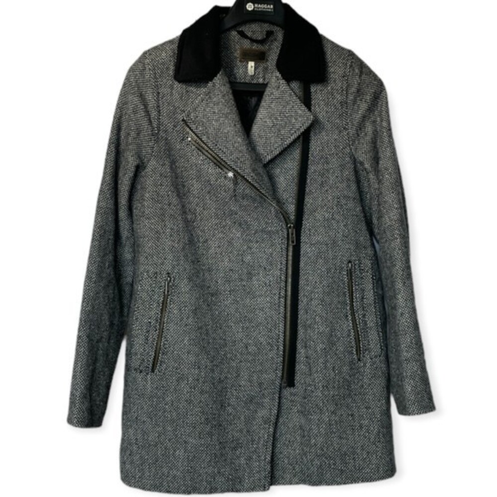 Herringbone black & White‎ asymmetrical zipper Size M winter coat  GentleFawn